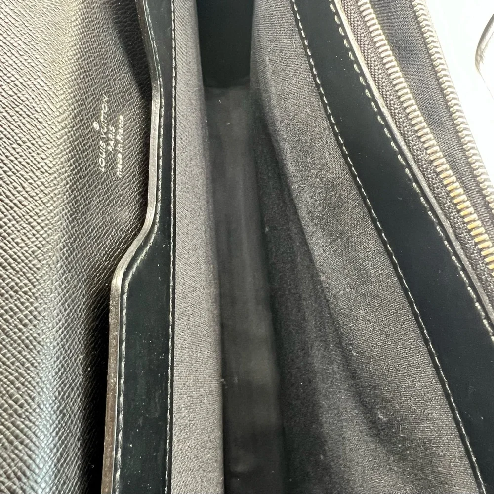 Louis Vuitton Robusto Briefcase in Black Epi Leather - Vintage